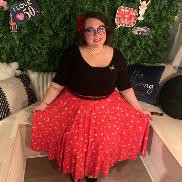 Meet your Posher, Meagan - Picture 2 of 4